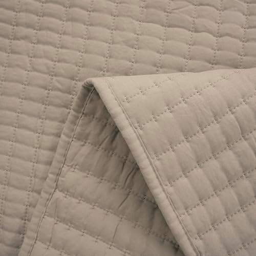 Petrichor Light Taupe King Size Quilt Set with Pillowcases