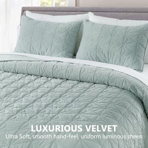 KASENTEX Velvet Oversized Cal King Quilt Set Mint Green