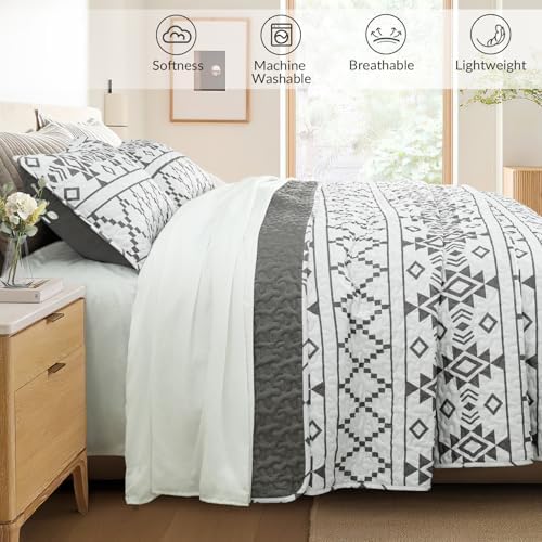 Whale Flotilla Reversible Ultra Soft Queen Quilt Set