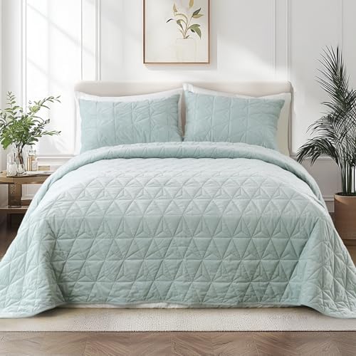 KASENTEX Velvet Oversized Cal King Quilt Set Mint Green