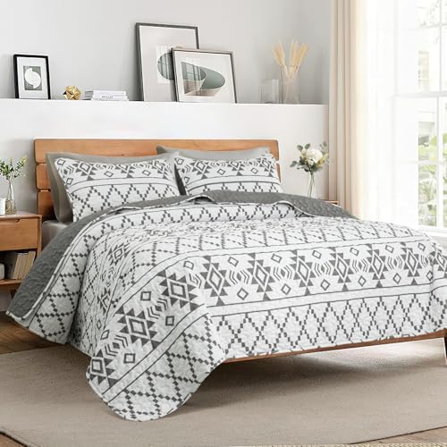 Whale Flotilla Reversible Ultra Soft Queen Quilt Set
