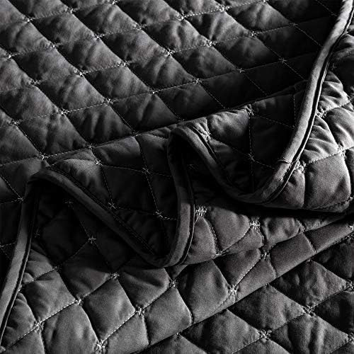 SLEEP ZONE Reversible Quilt Set - Black Diamond Pattern