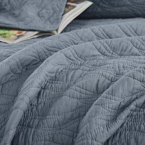 Palassio Blue Cotton Quilt Twin Set with Pillow Sham