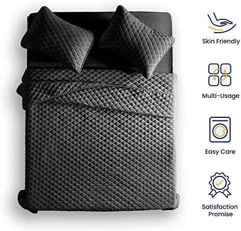 SLEEP ZONE Reversible Quilt Set - Black Diamond Pattern