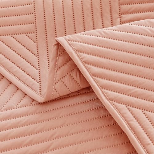 Whale Flotilla King Quilt Set with Embossed Pattern 96x104 Inches Pink