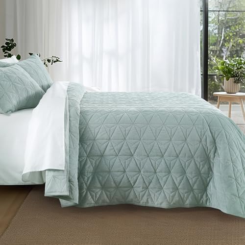 KASENTEX Velvet Oversized Cal King Quilt Set Mint Green