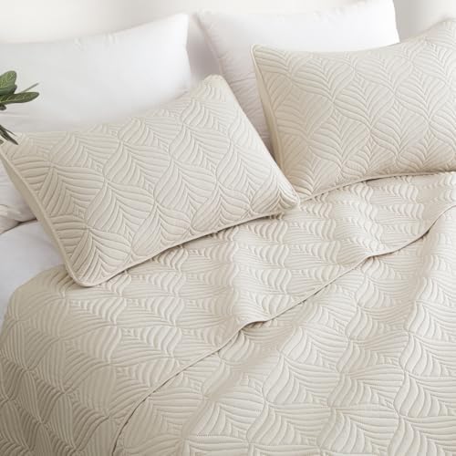 Whale Flotilla Brich Beige King Quilt Set