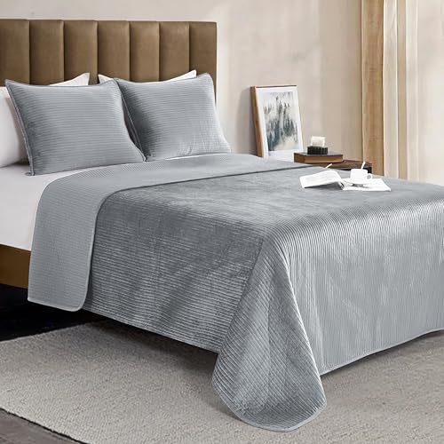 Elegant Comfort Luxury 3-Piece Velvet Quilt Set