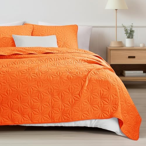 Whale Flotilla Queen Quilt Set 3-Piece Soft Orange Geometric Star Pattern Bedding