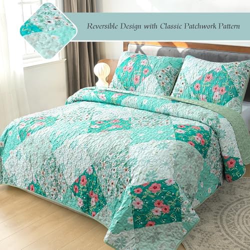 Whale Flotilla Light Green Reversible Quilt Set Twin Size
