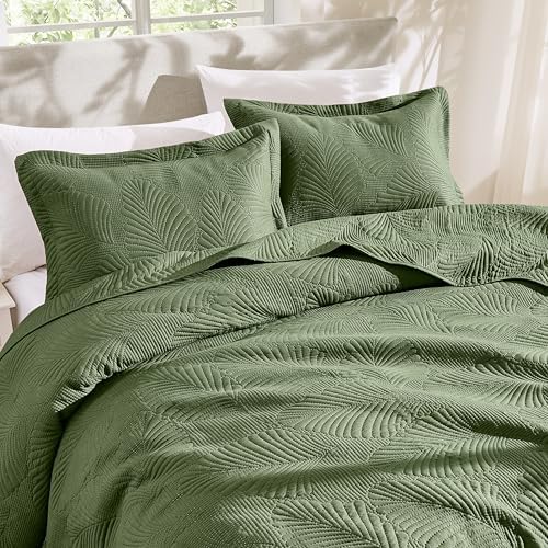 B2EVER Lightweight Leaf Print Quilt Set