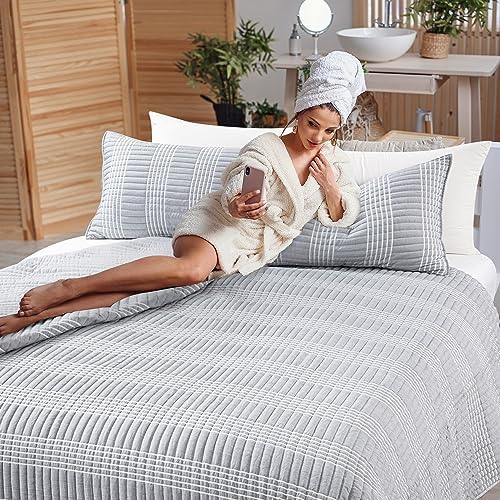 HOMBYS 132x120 Seersucker Patchwork Quilt Set Grey