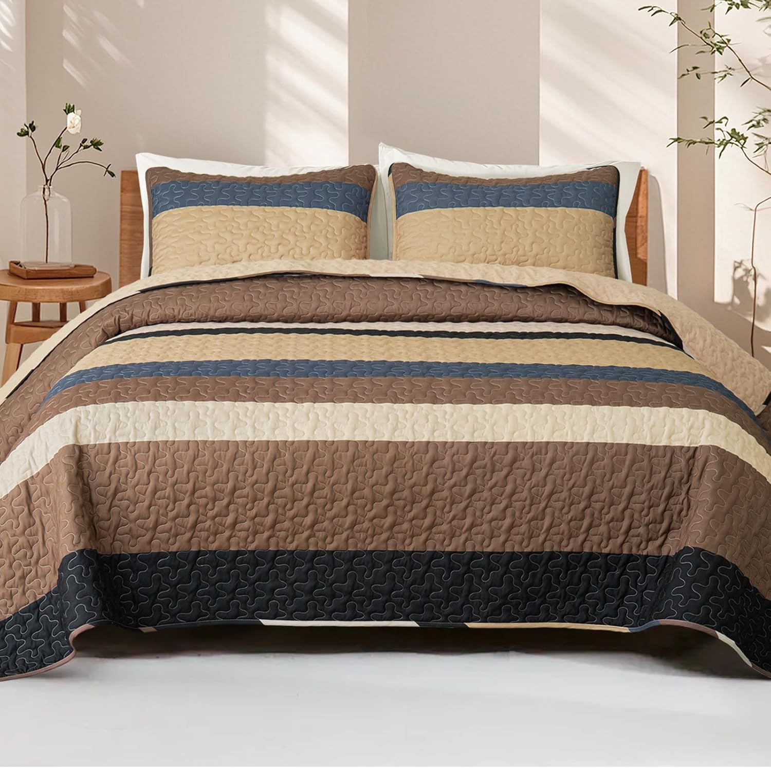 Whale Flotilla Reversible Quilt Set King Size Camel