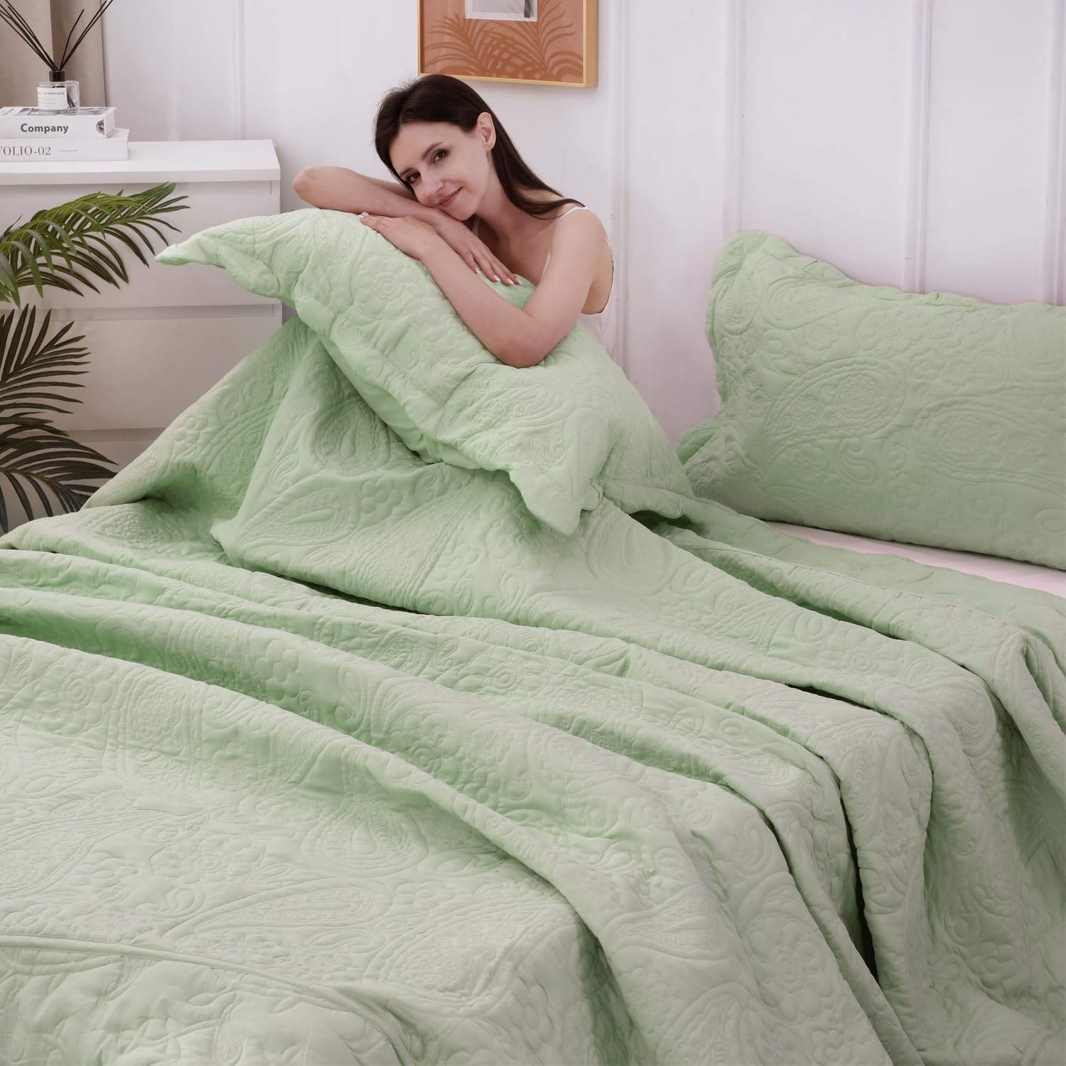 EVENHUG Lightweight Reversible Quilt Set 3 Piece