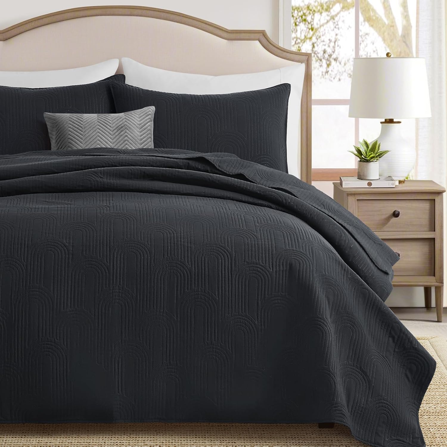 Lavsiry King Size Quilt with Pillow Shams - Black 106x96