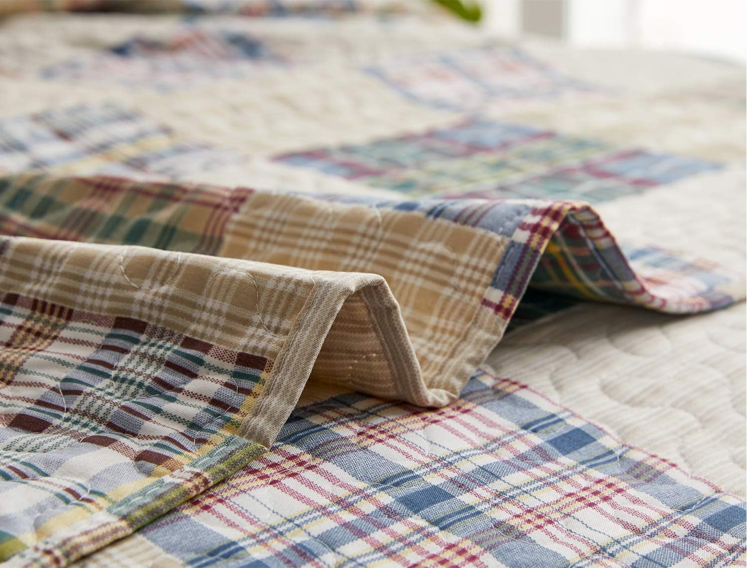 Hailea Beige Plaid Quilt Set King Size 1