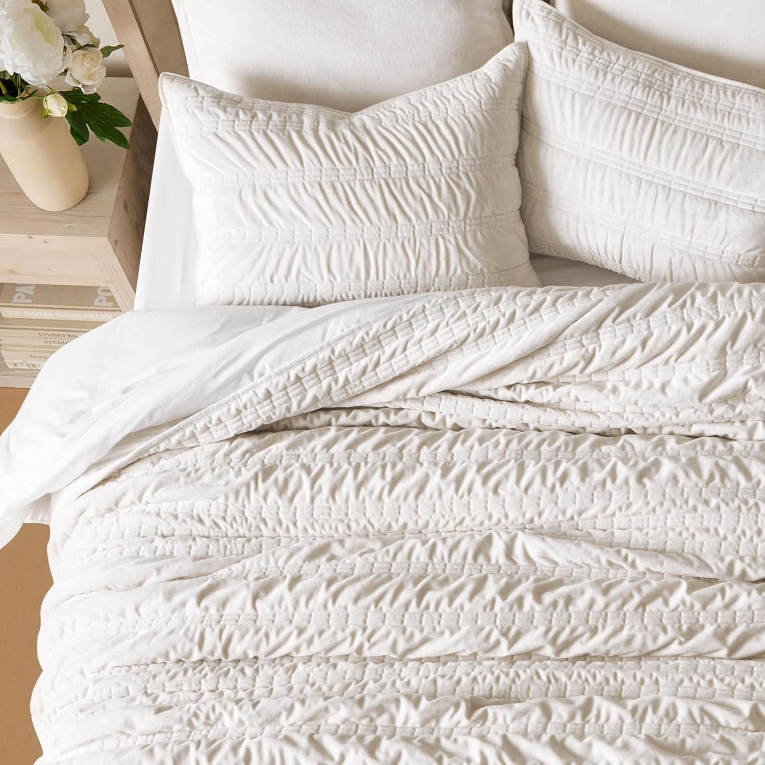 EVERGRACE Velvet Quilt Set Queen Size Ivory White 1