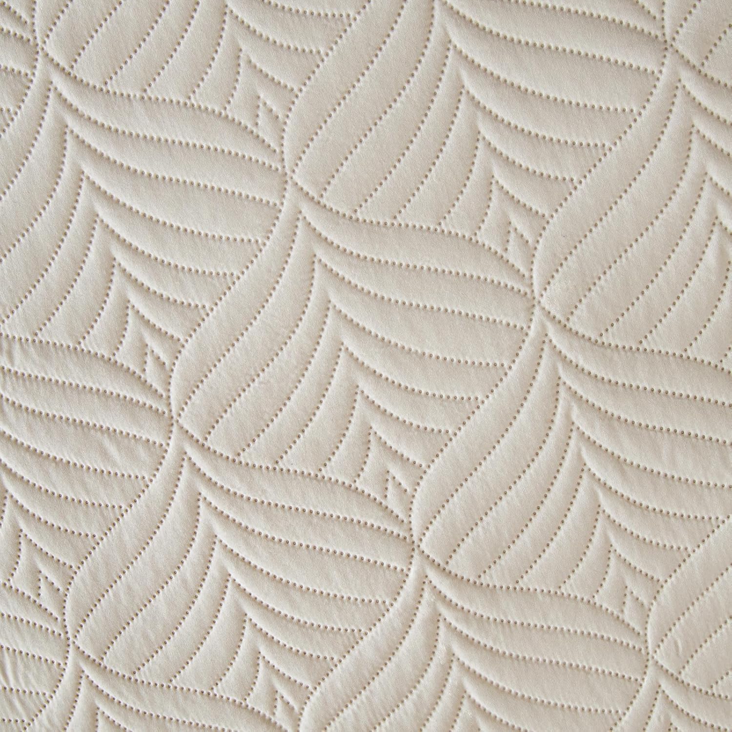 Whale Flotilla Brich Beige King Quilt Set