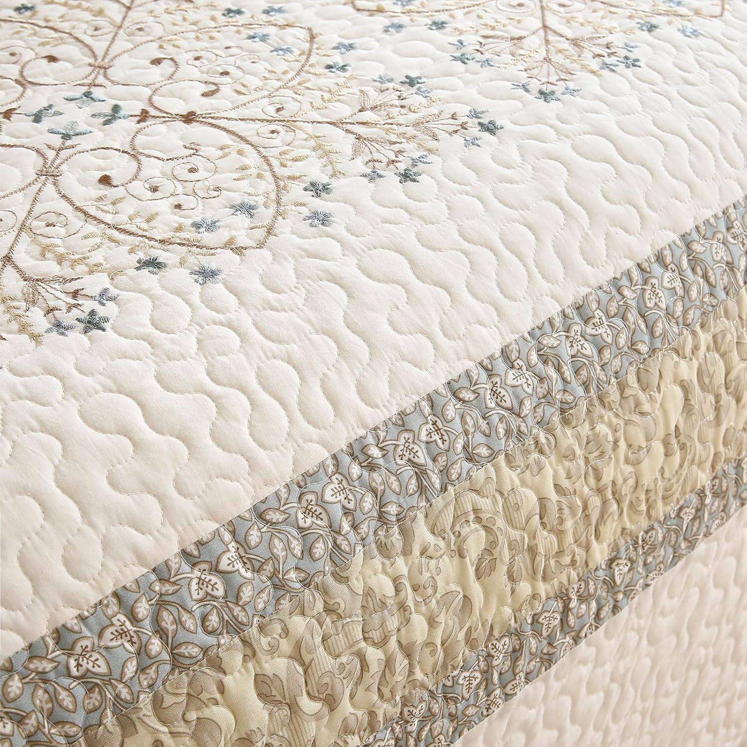 Vctops Farmhouse Patchwork Reversible Quilt Set 3 Piece