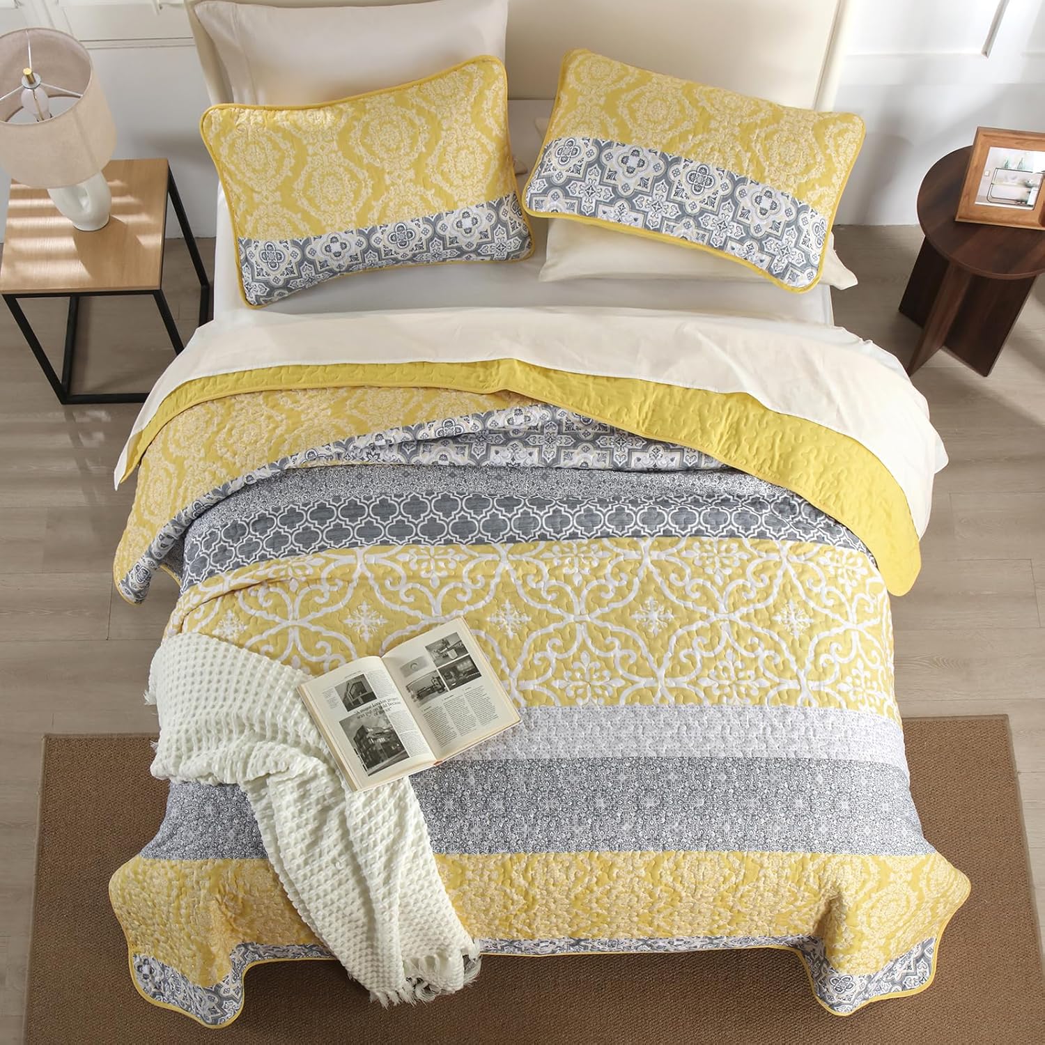 DJY Queen Size Boho Quilt Set with Pillowcases