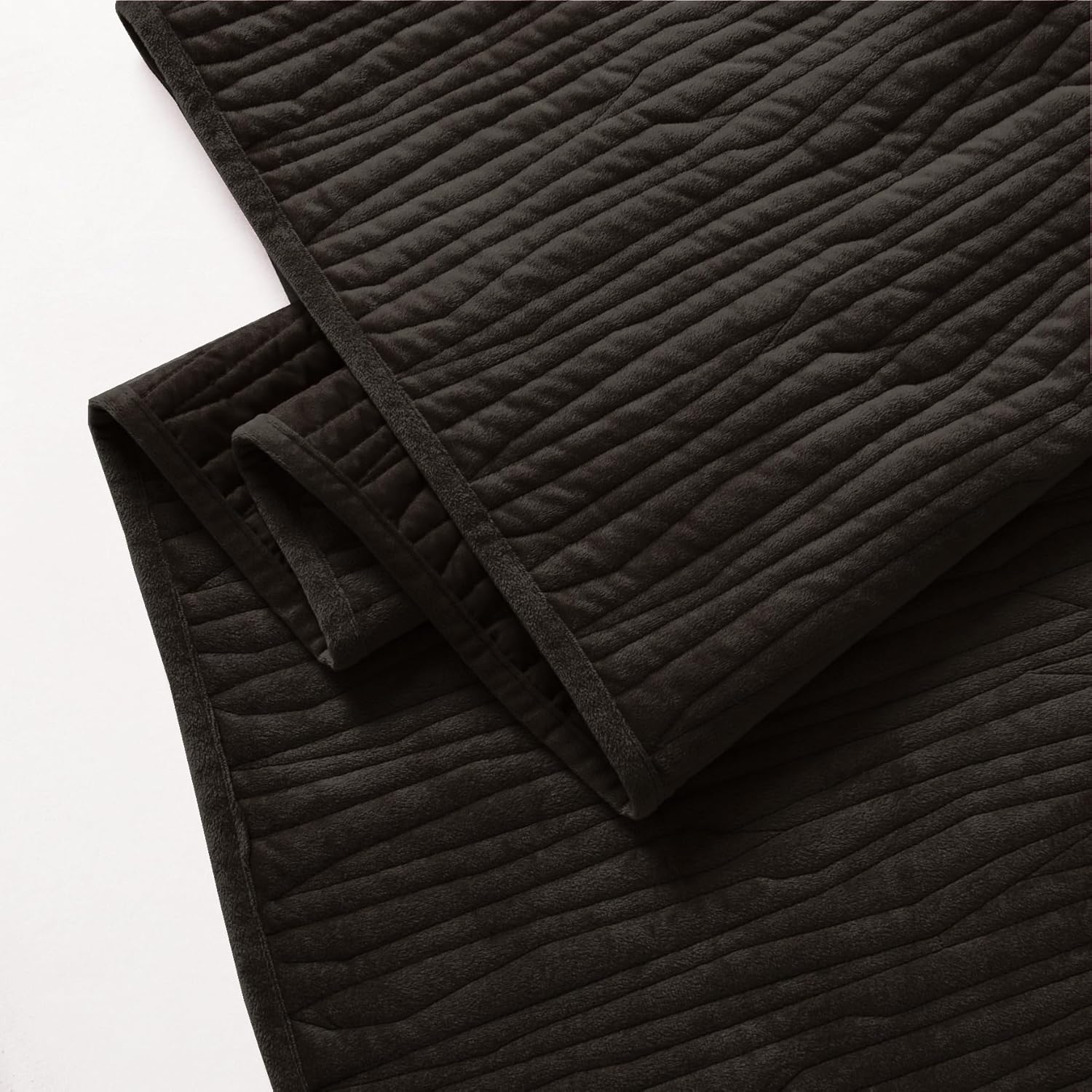 Wonderful Velvet Quilt Set - Queen Size 106x94 All Season