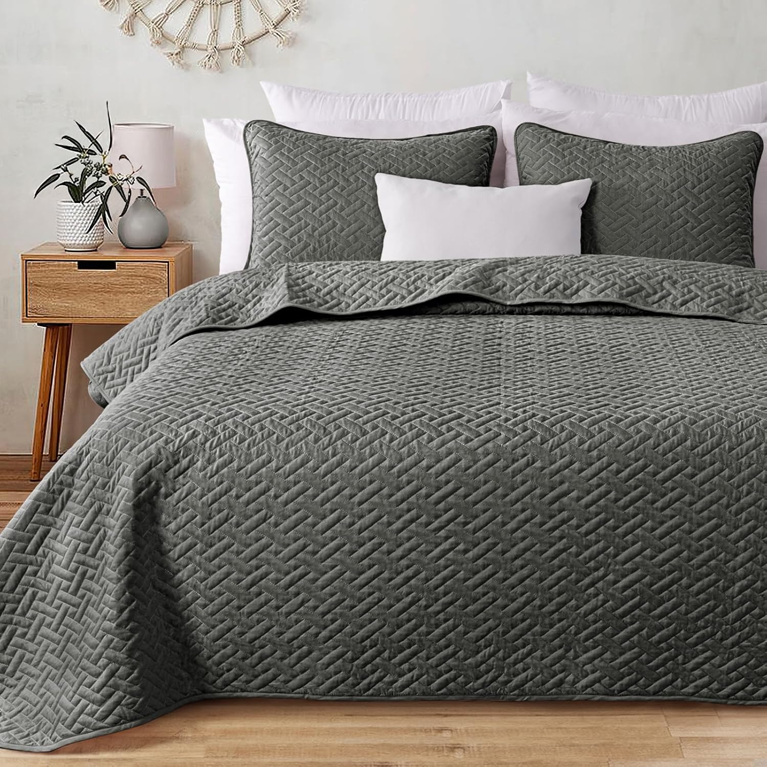 Exclusivo Mezcla King Size Quilt Bedspread Set