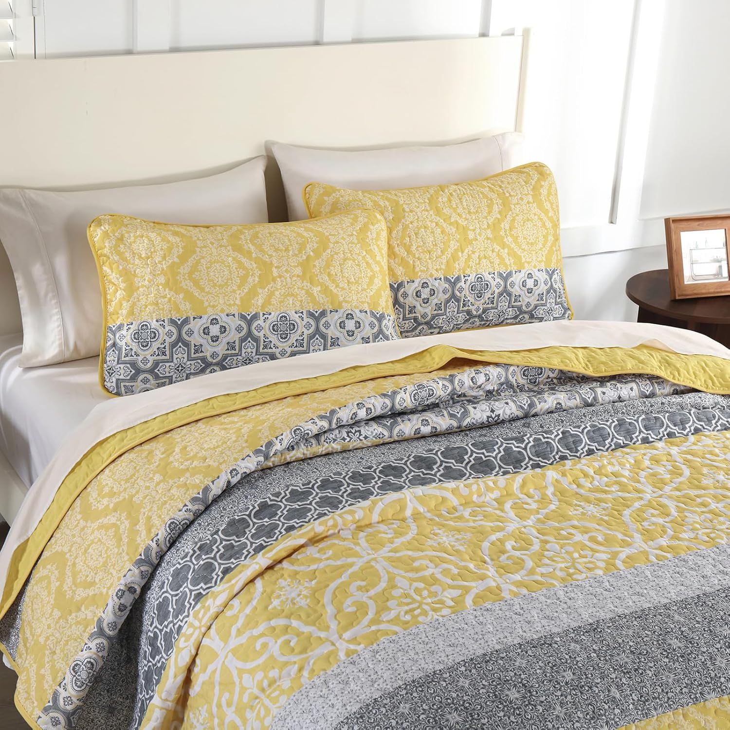 DJY Queen Size Boho Quilt Set with Pillowcases