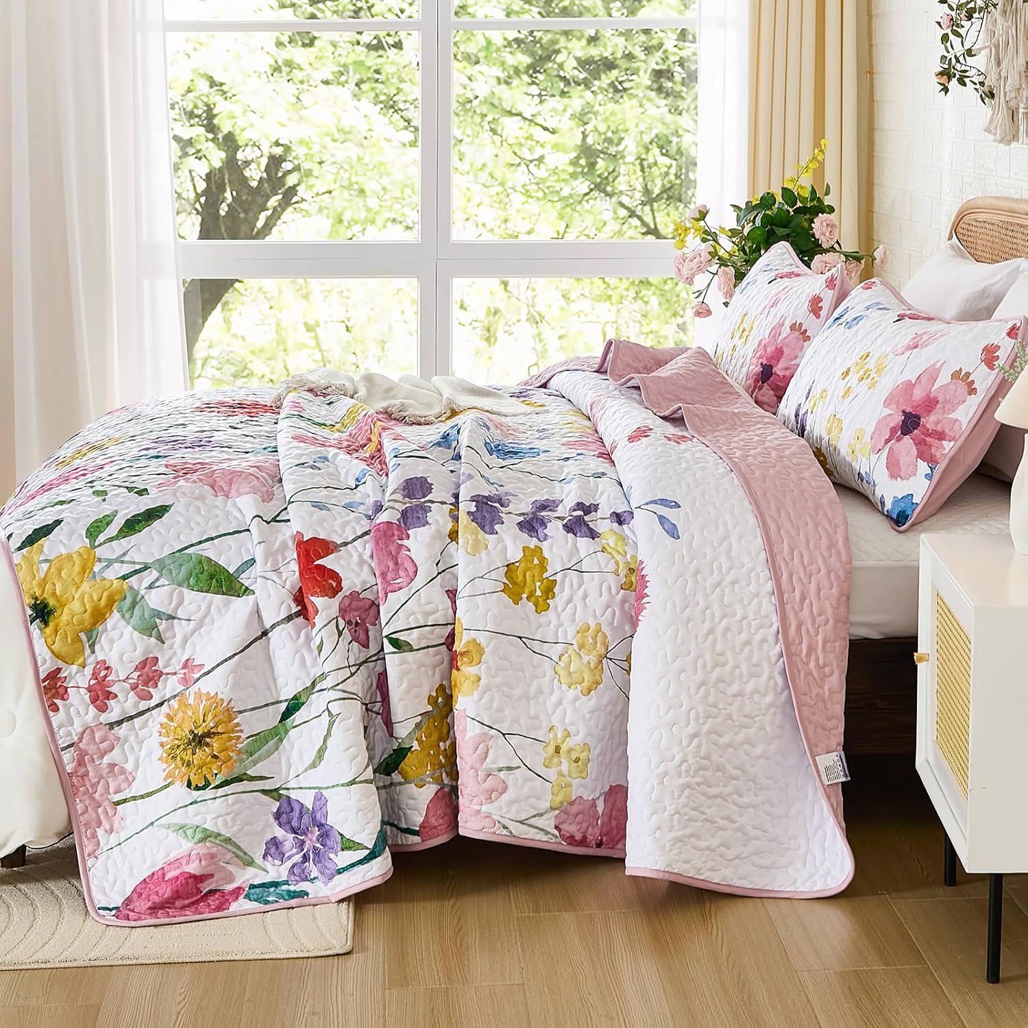 Anibedding Queen Quilt Set with Reversible Pink Floral Design