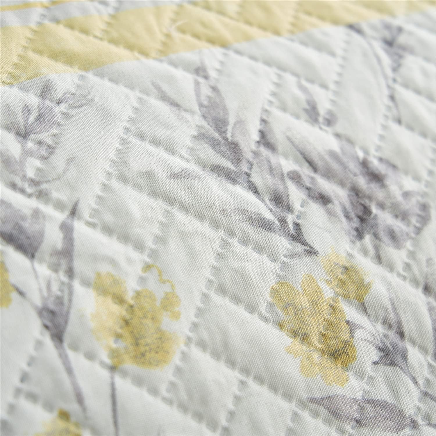 MERRY HOME Queen Quilt Set with 2 Pillow Shams