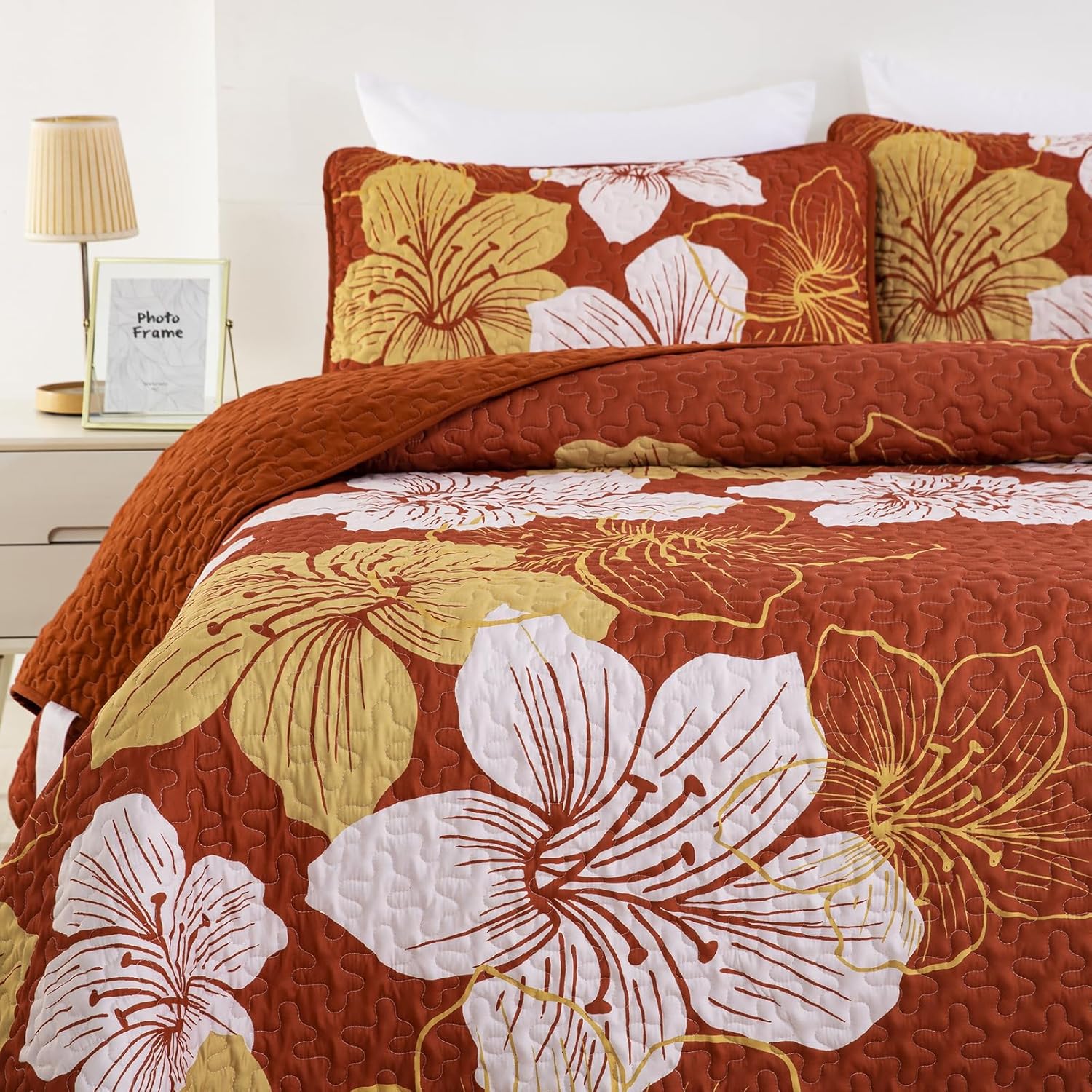 DJY 3-Piece King Gold Floral Quilt Set