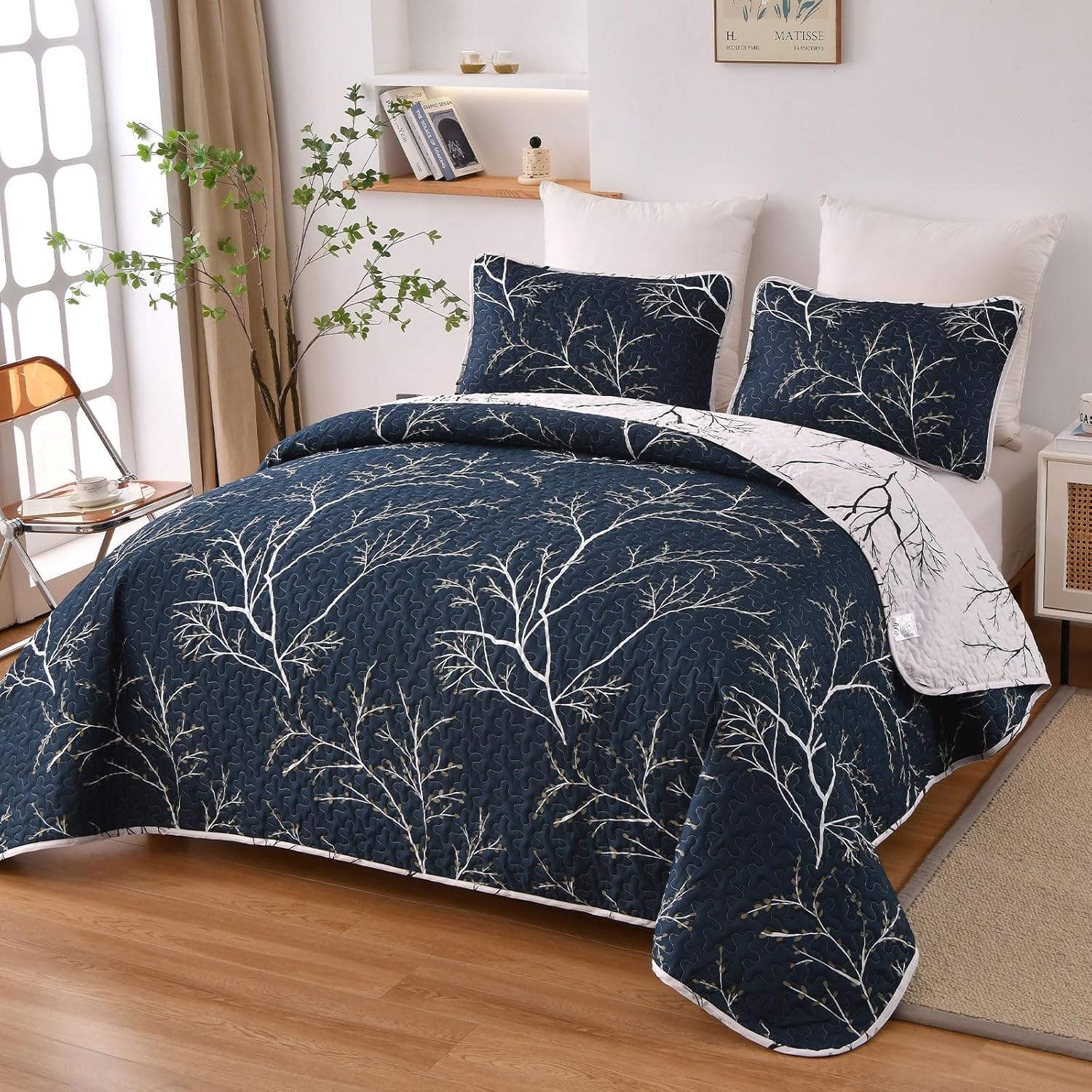 DJY 3 Piece Navy Floral Reversible Quilt Set