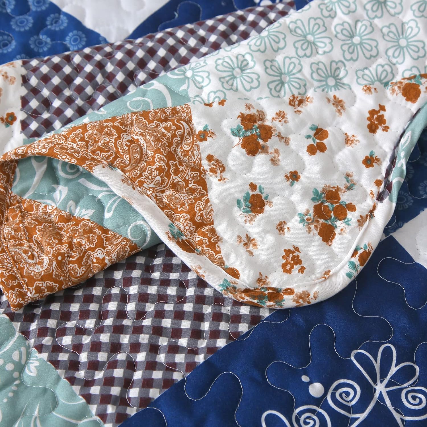 Dinjoy Reversible Patchwork Quilt Set Queen Size 1