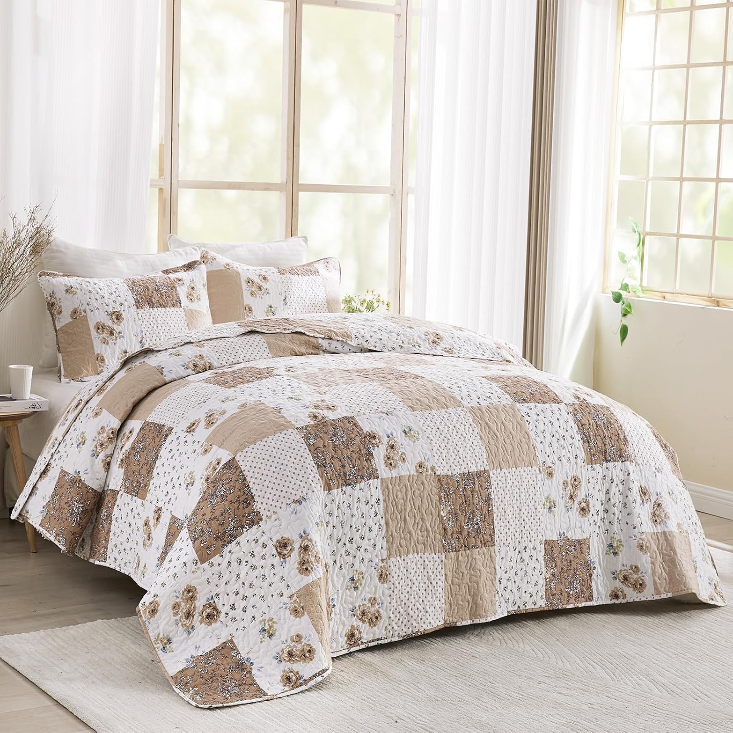 VIVILINEN Reversible Brown Floral Plaid Quilt Set
