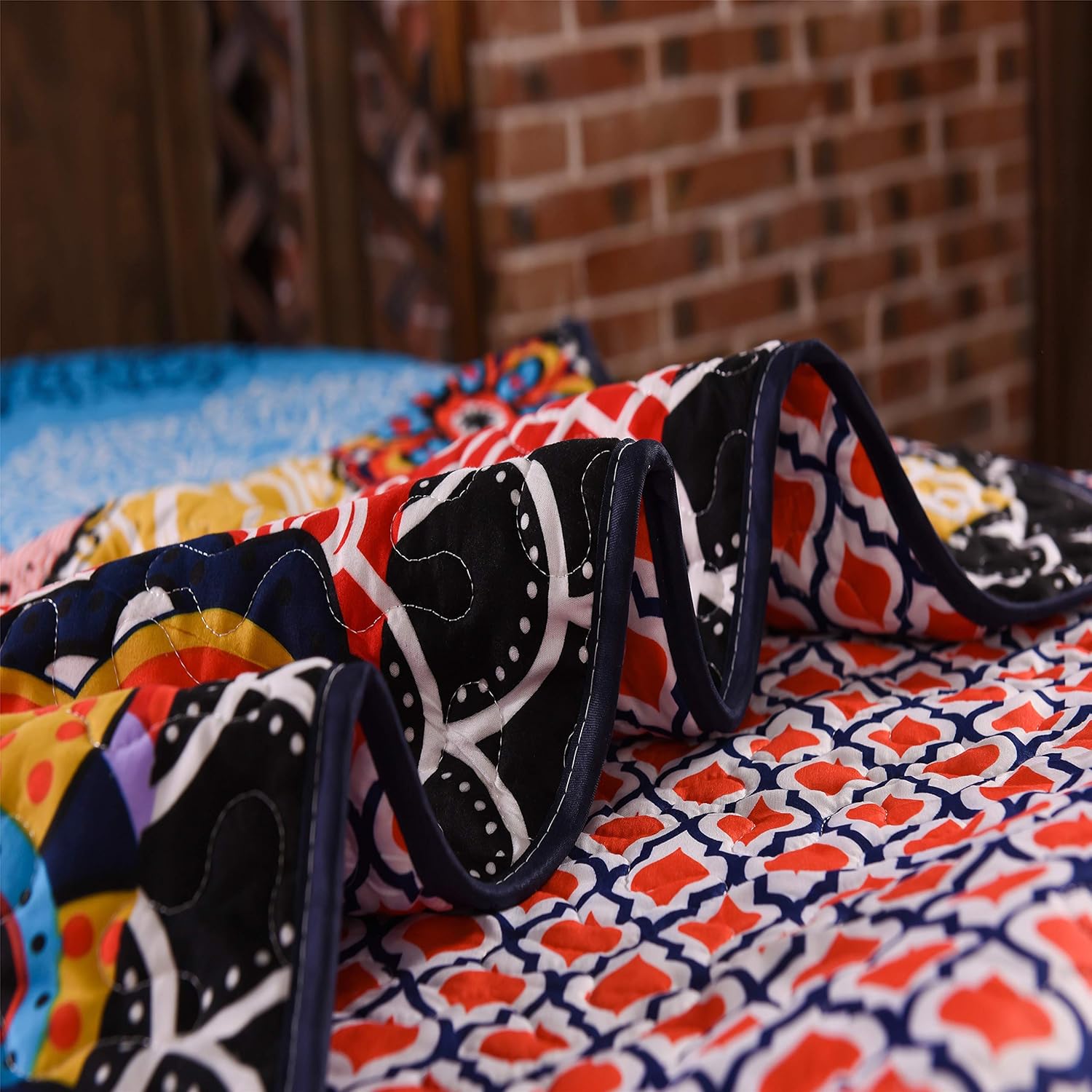 LAMEJOR Boho Mandala Reversible Quilt Set Queen Size