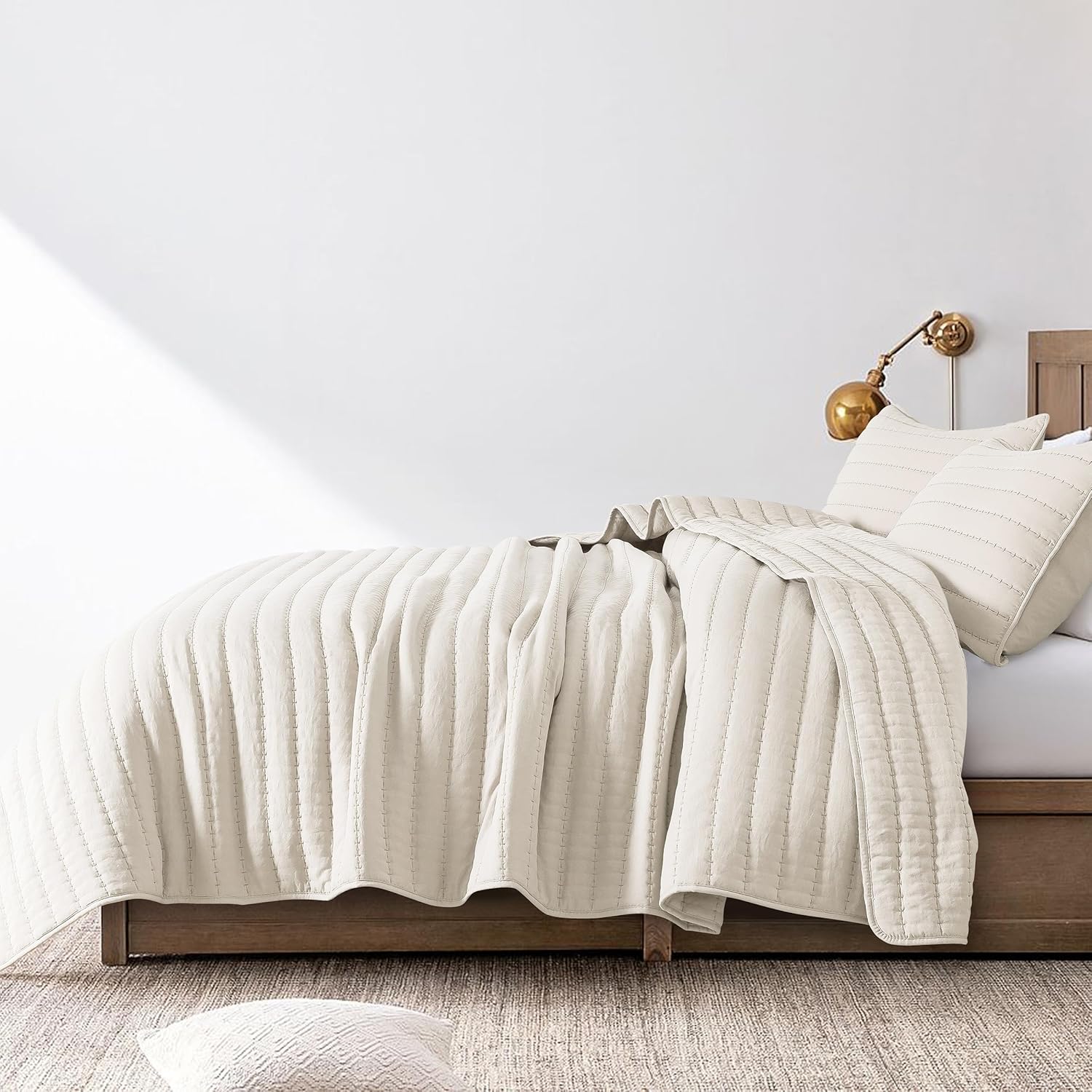ROARINGWILD Ivory King Quilt Set with 2 Pillow Shams