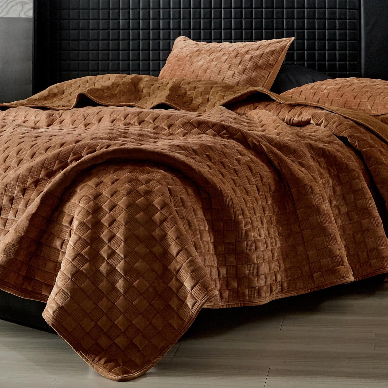 WARMDERN Luxury Velvet Quilt Queen Size Set