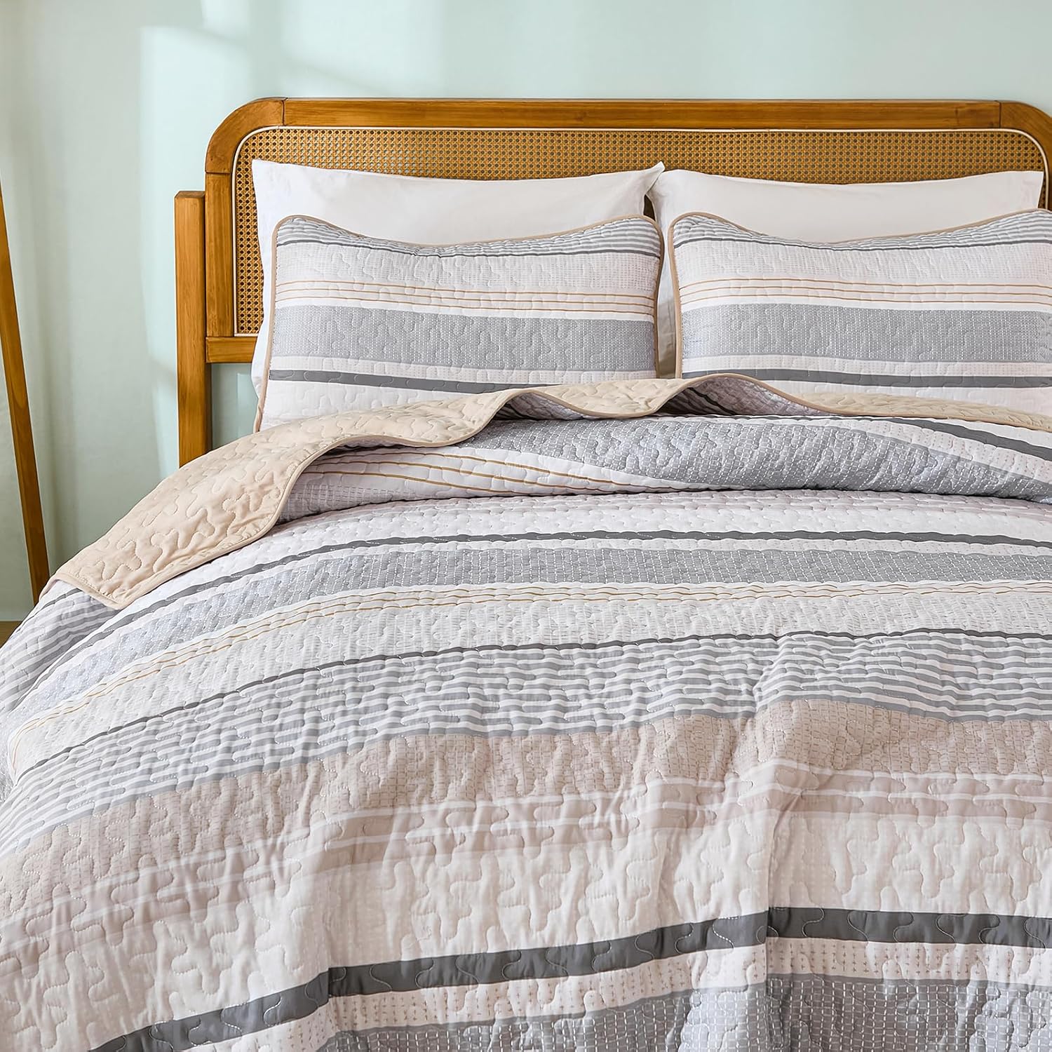 Dintszyayue Khaki Grey Queen Quilt Set 3 Piece