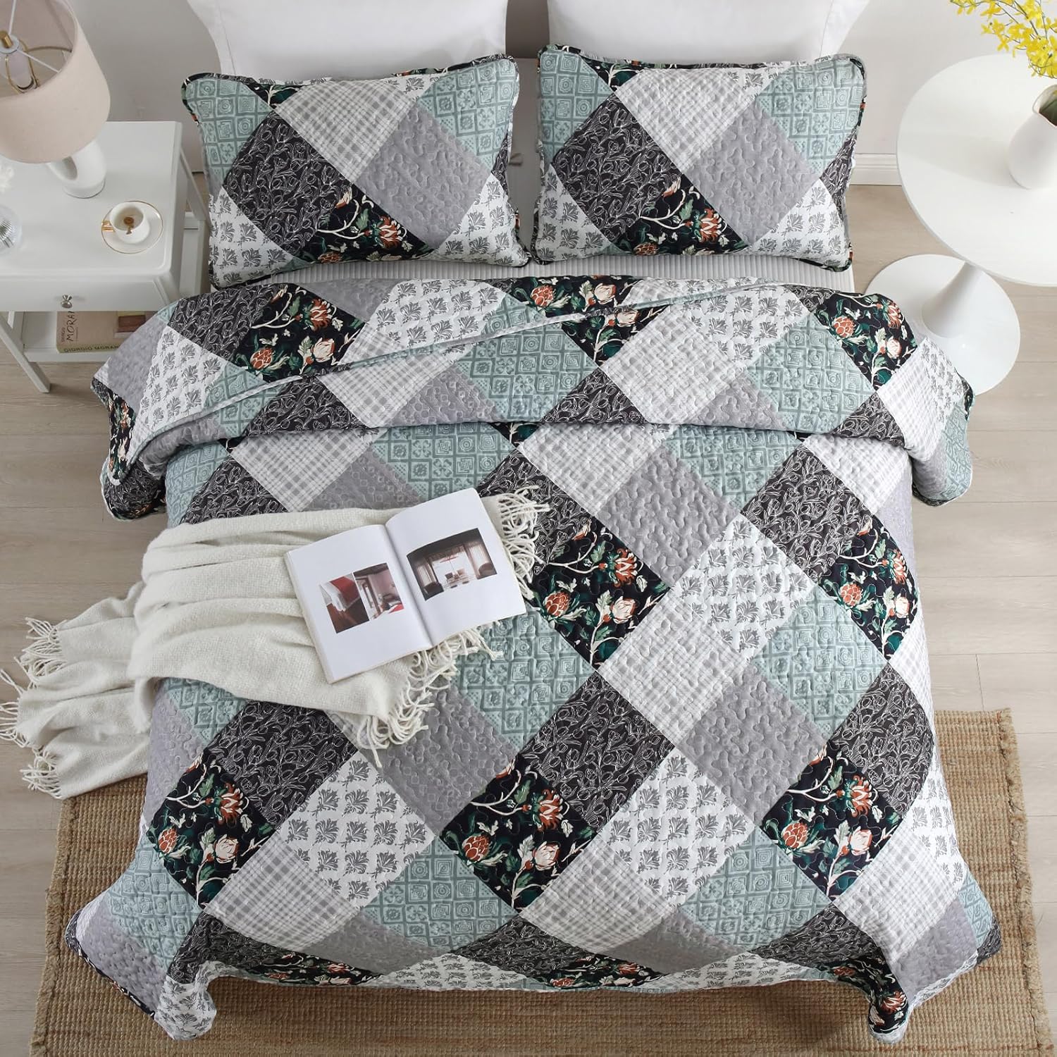 Xruibed Plaid Patchwork Quilt Set Queen 3 Pieces
