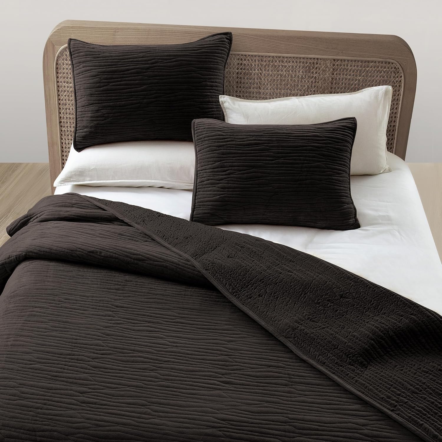 Wonderful Velvet Quilt Set - Queen Size 106x94 All Season