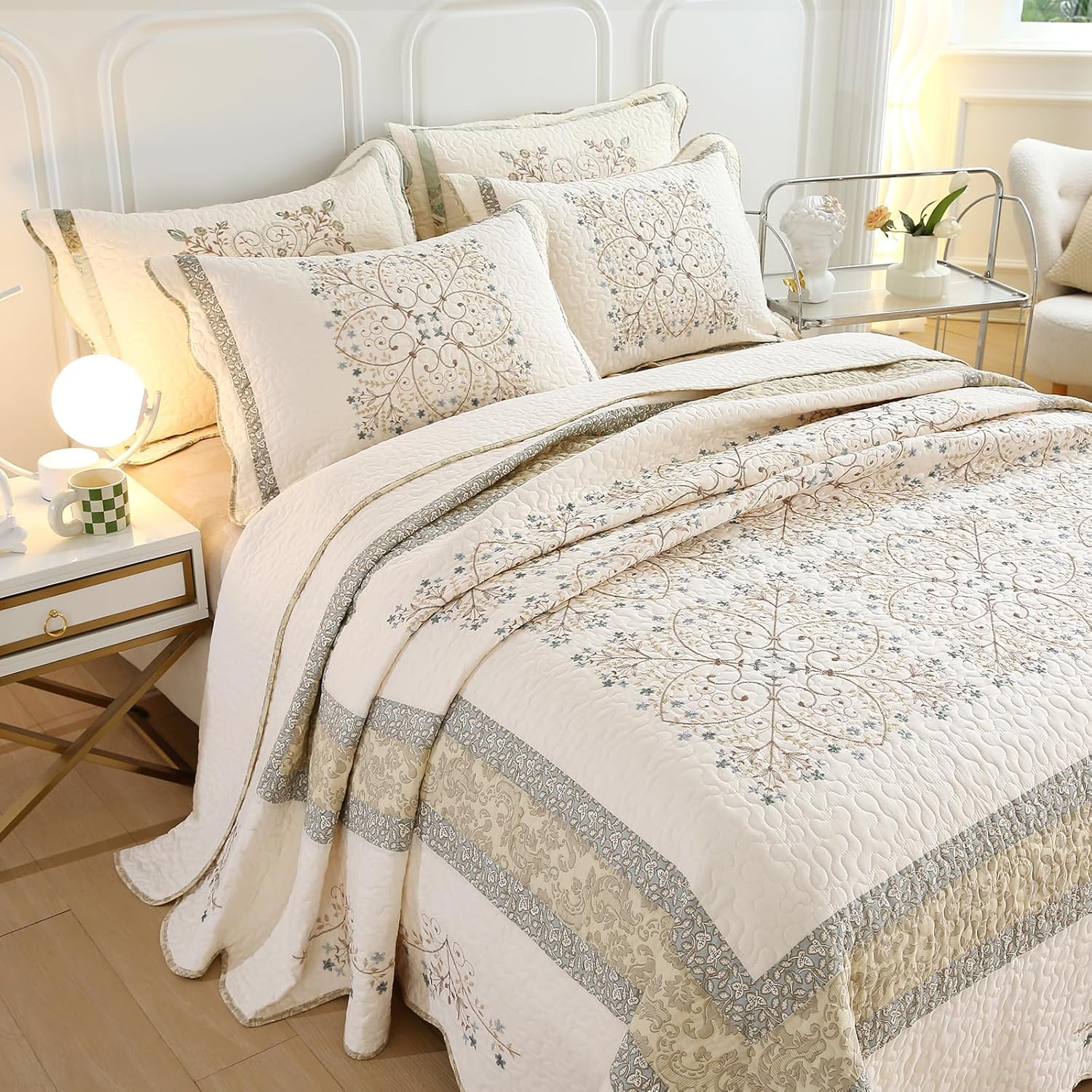 Vctops Farmhouse Patchwork Reversible Quilt Set 3 Piece