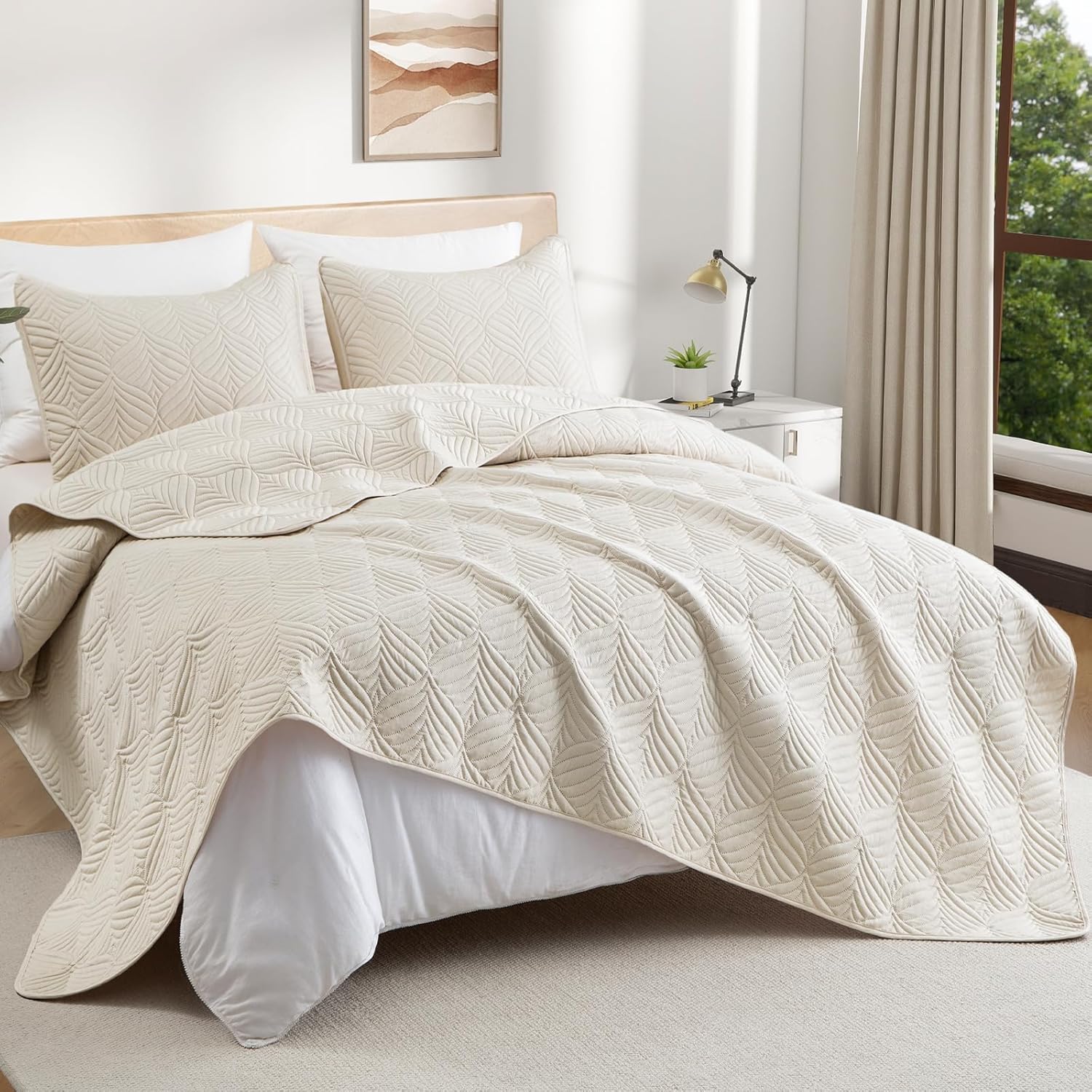 Whale Flotilla Brich Beige King Quilt Set