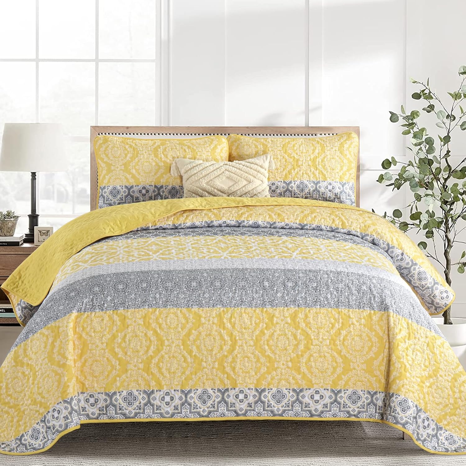 DJY Queen Size Boho Quilt Set with Pillowcases