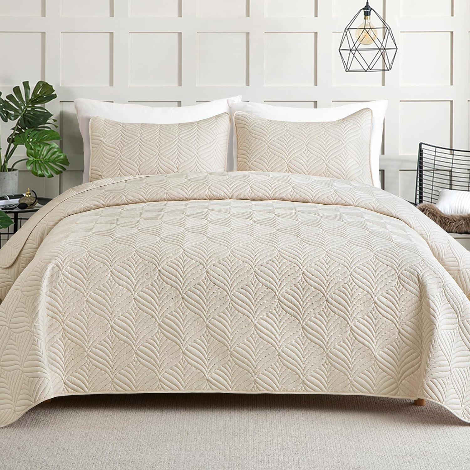 Whale Flotilla Brich Beige King Quilt Set