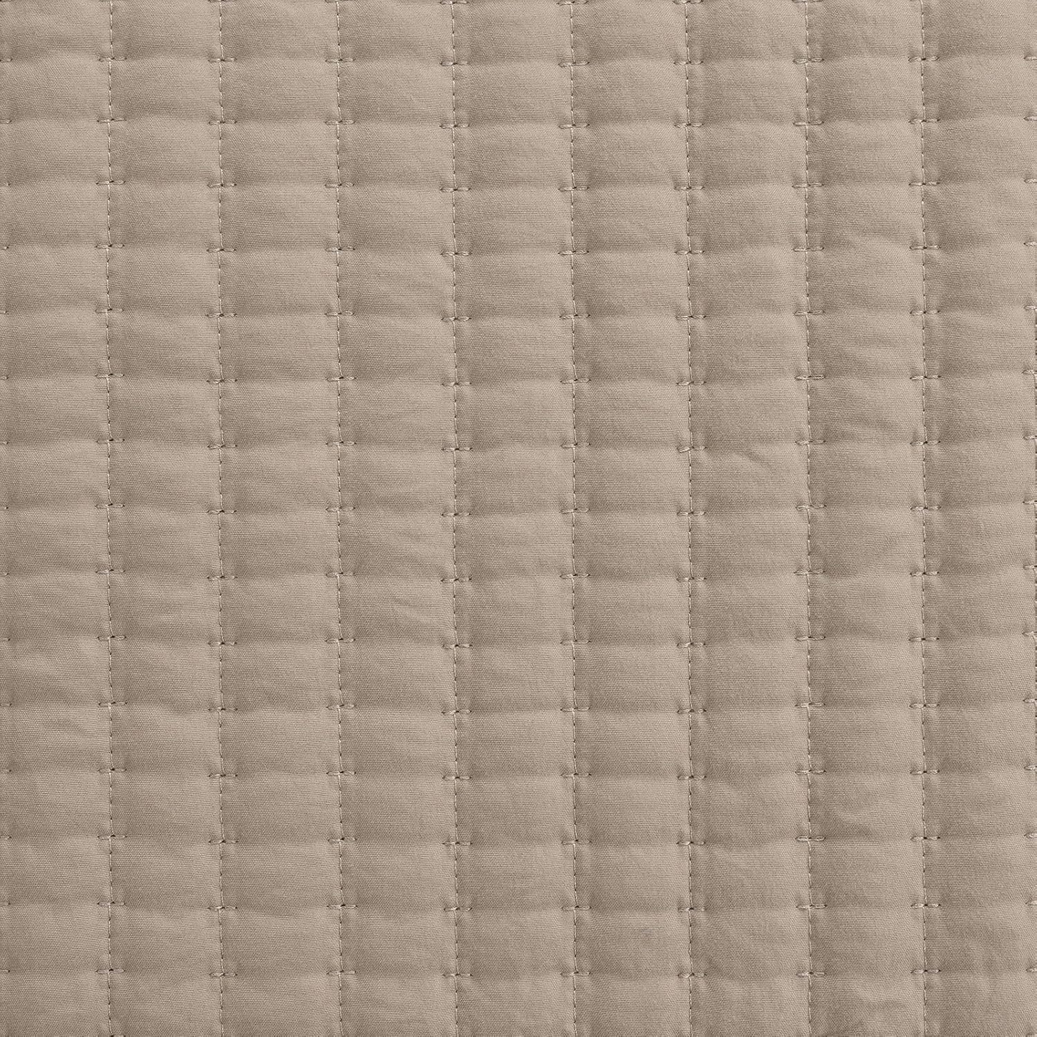 Petrichor Light Taupe King Size Quilt Set with Pillowcases