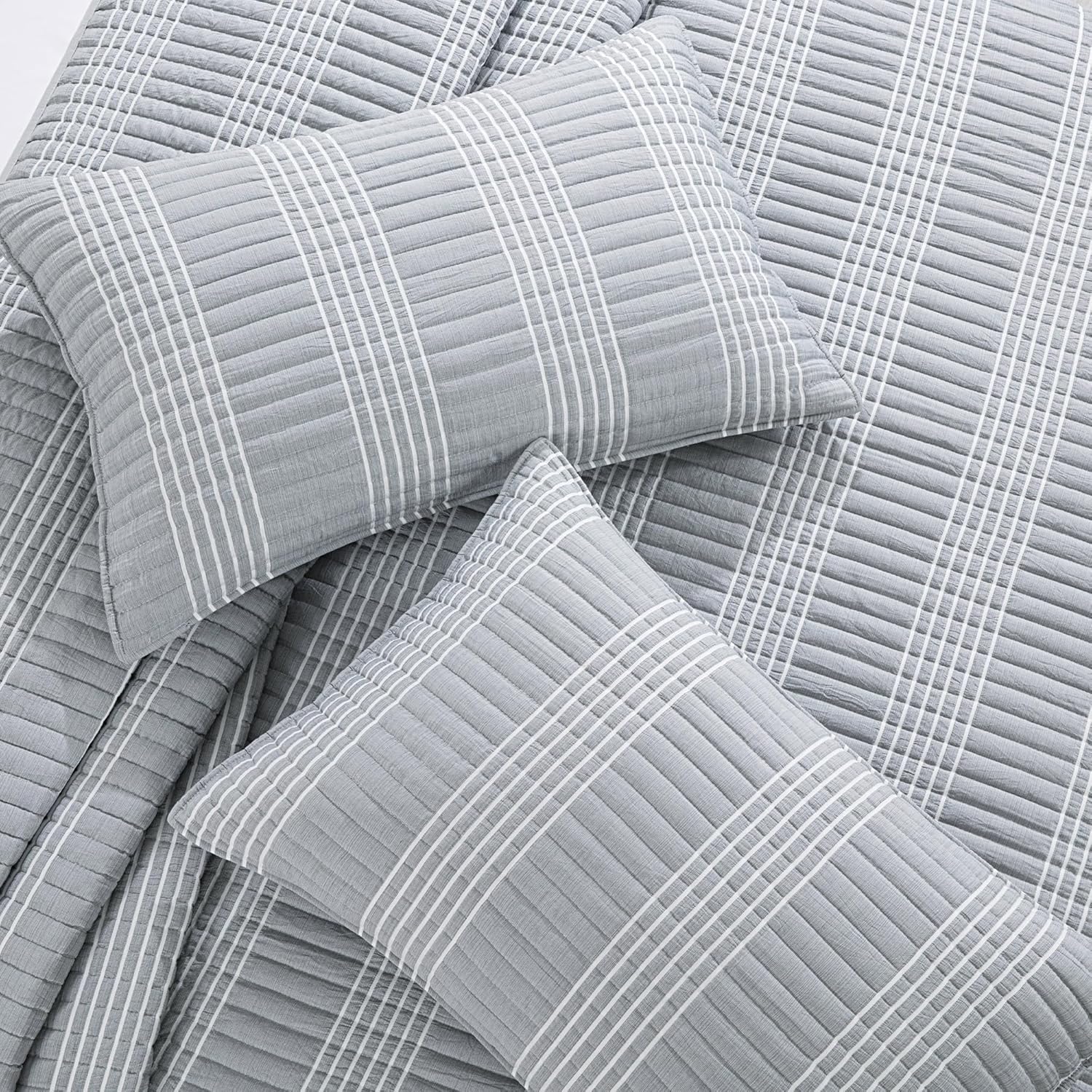 HOMBYS 132x120 Seersucker Patchwork Quilt Set Grey