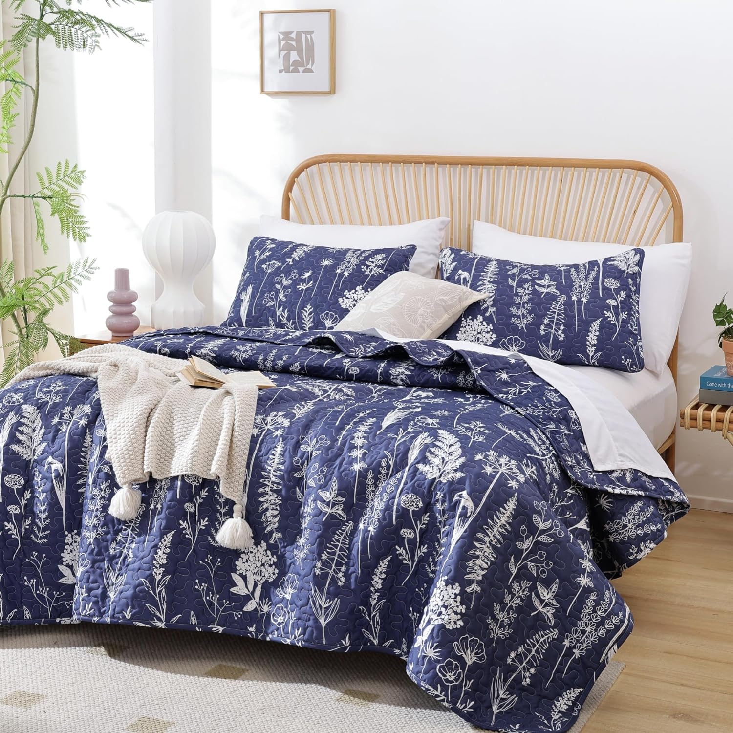 JANZAA Queen Size Navy Blue Floral Quilt Set