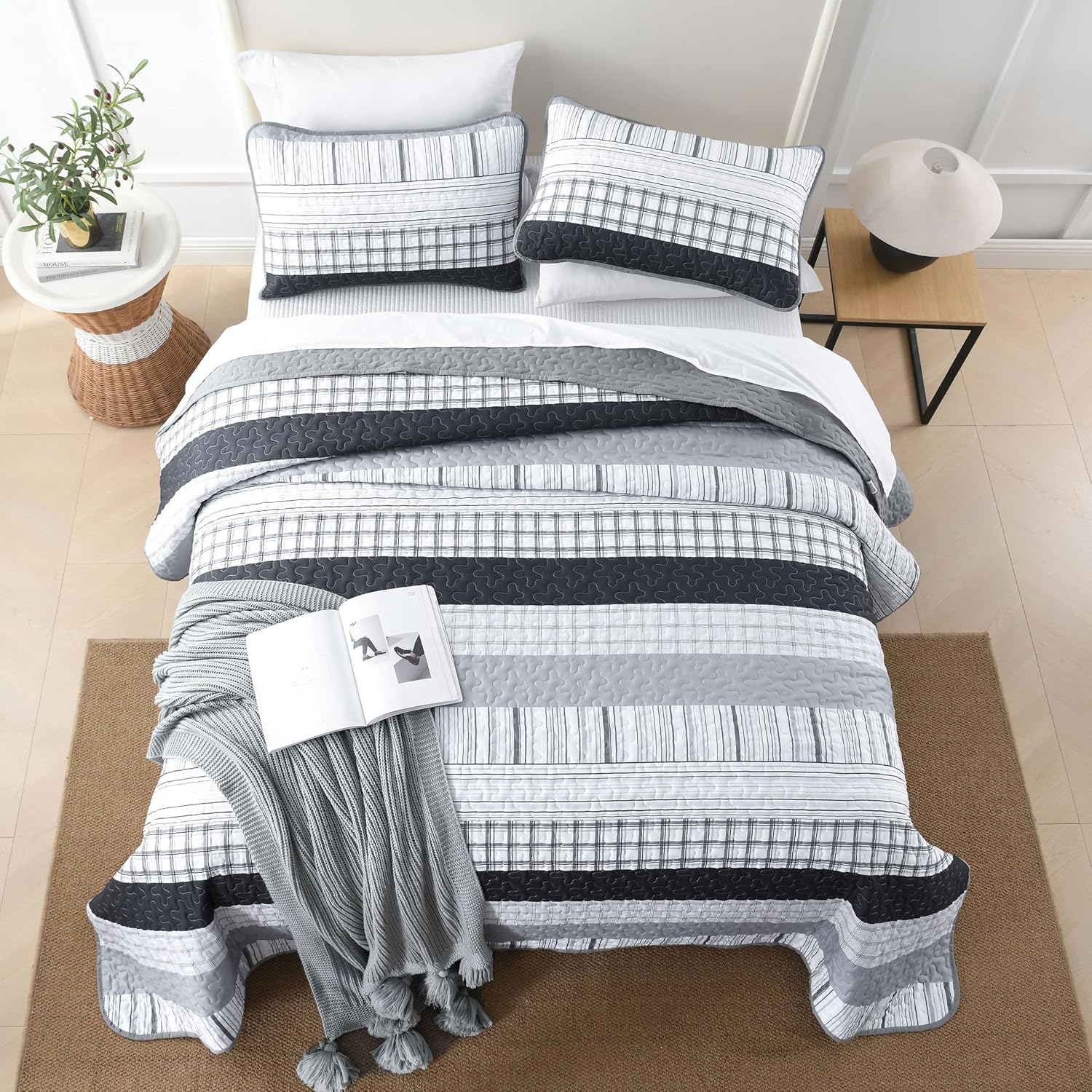DJY Grey Boho Stripe Quilt Set 3 Piece King Size