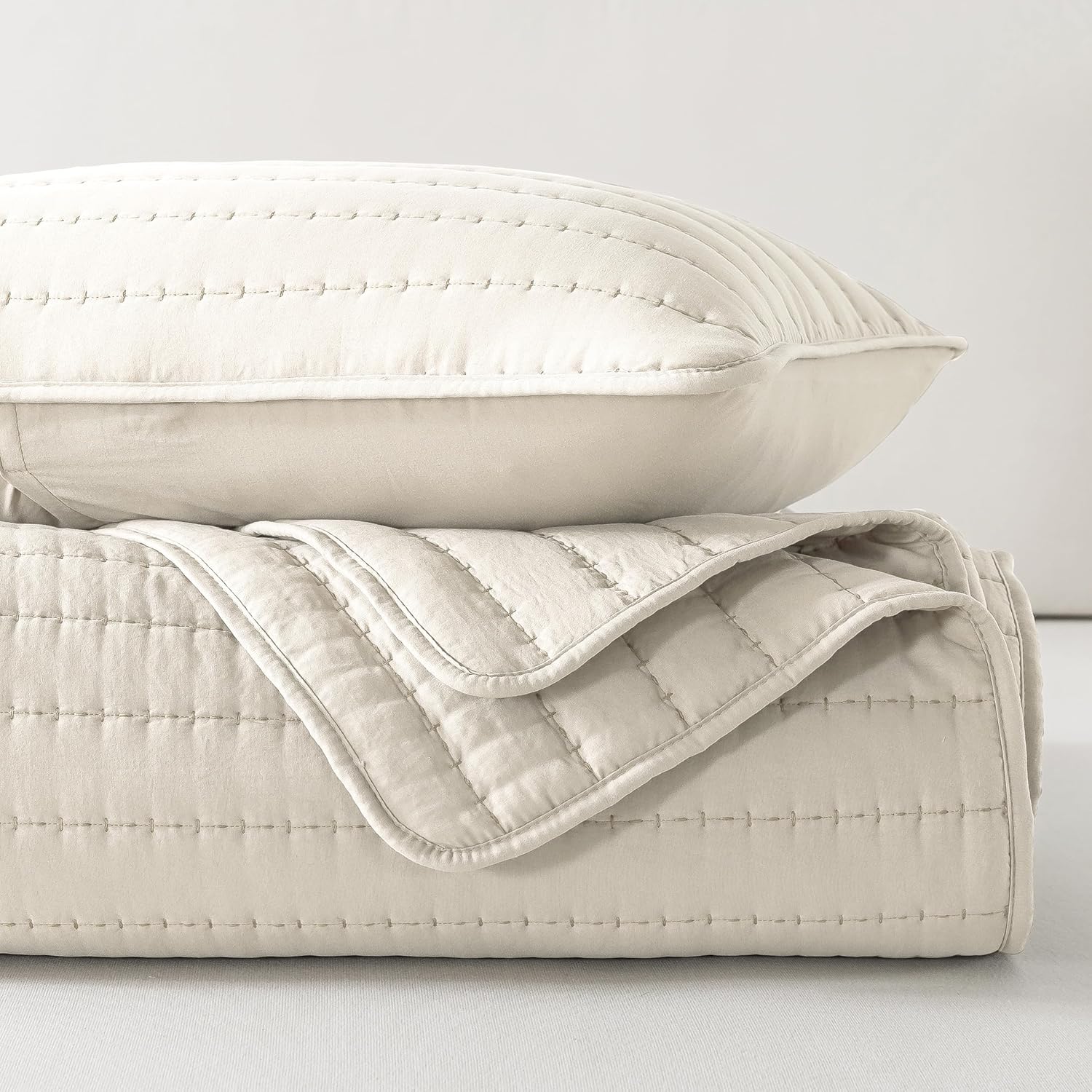 ROARINGWILD Ivory King Quilt Set with 2 Pillow Shams