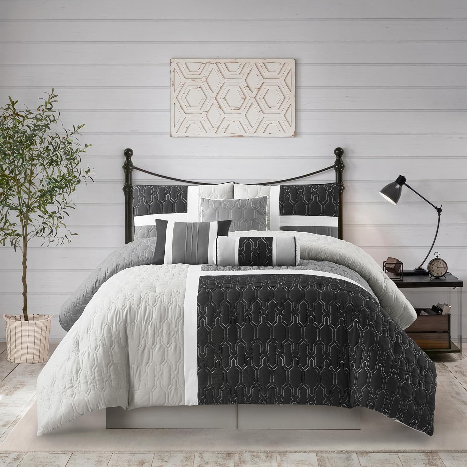 Stratford Park Black and Grey California King Comforter Set
