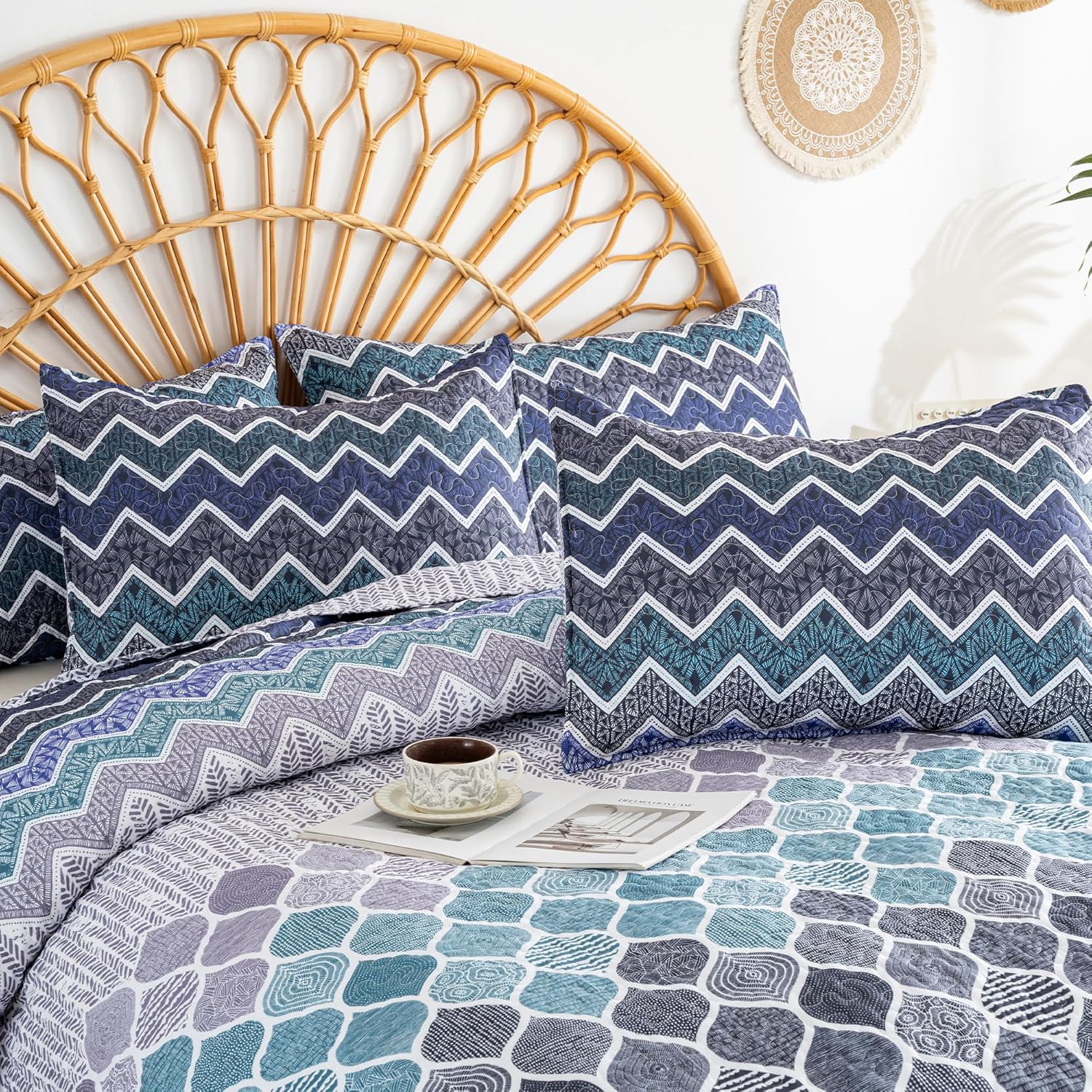LIRISDOM Bohemian Quilt Set Queen 3 Piece Paisley Bedspread Set